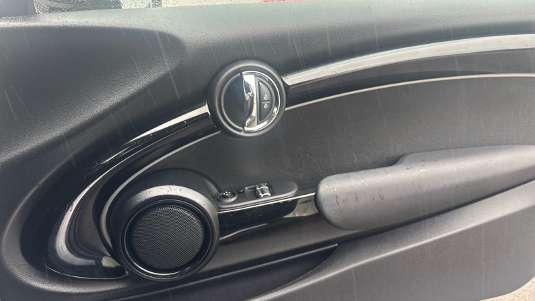 MINI Hatchback 1.5 Cooper Classic 3dr Auto Petrol Hatchback